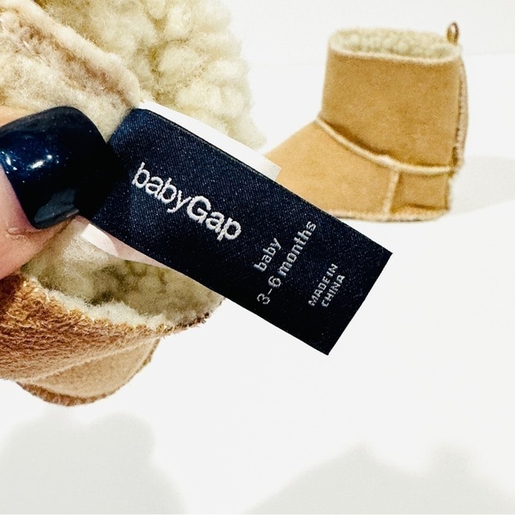 Gap babyGAP Camel Brown Sherpa Lined Booties - Picture 6 of 7